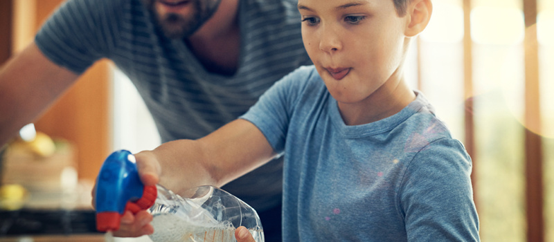 La crianza respetuosa es una práctica que padres y madres pueden y deben practicar por igual.